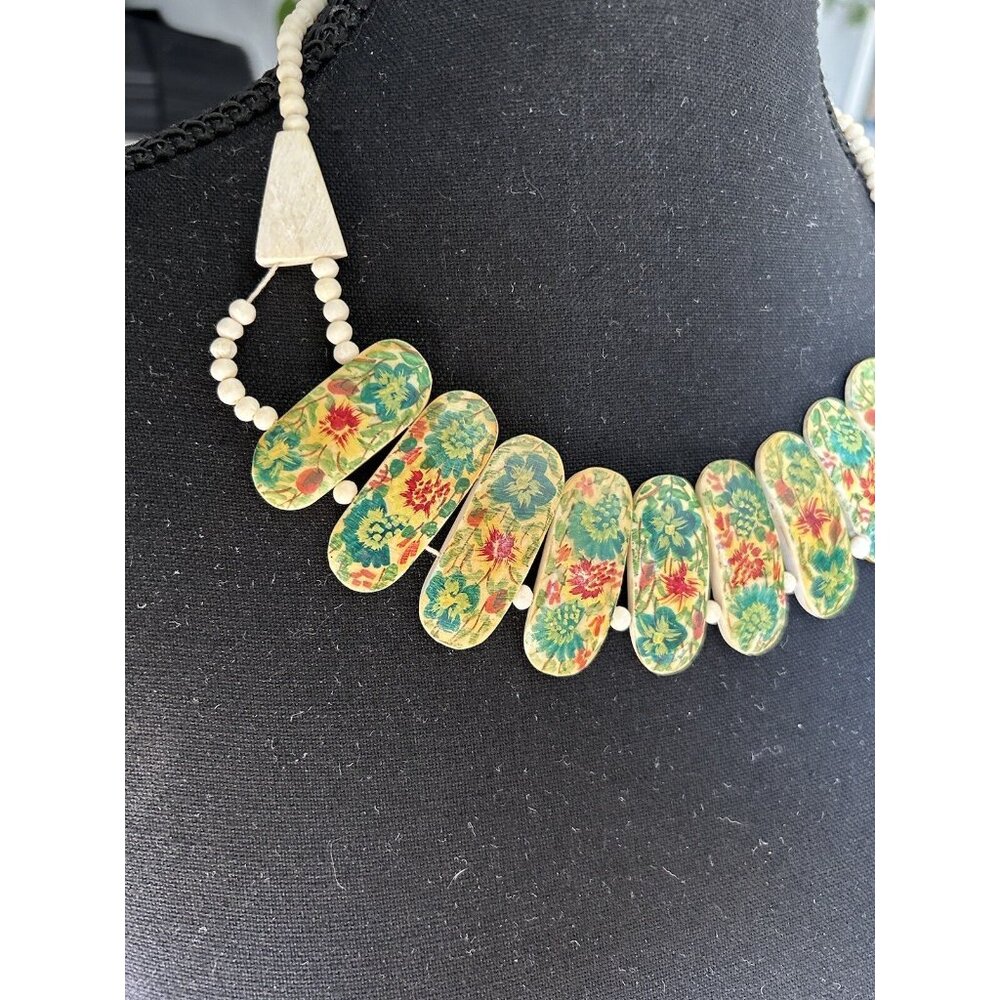 Vintage bone link Necklace with Hand Painted Floral Patterns - Picture 4 of 8